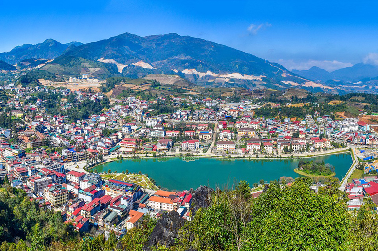 Sa Pa, (also: Sapa) is the capital of the district of the same name in Vietnam's northwestern border province of Lao Cai