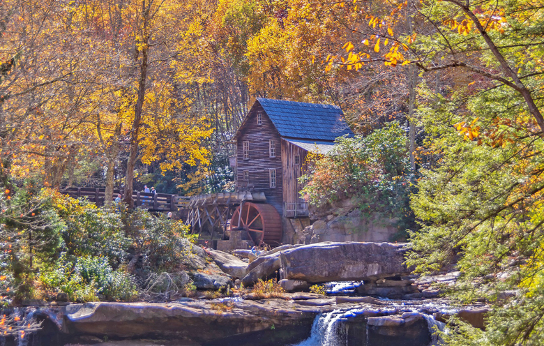 Located next to the park, the flour mill on the Glade Creek River is one of the state's most frequently photographed tourist destinations