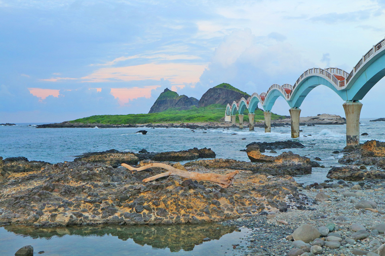 the "eight-arched cross-sea bridge" is the most famous, and welcomes the hot spots of the first dawn of the new year every year.