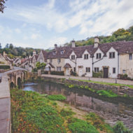 Castle Combe is a village of the English county of Wiltshire -south-west England, belonging to the district of North Wiltshire.