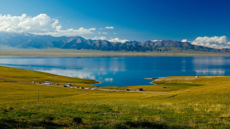 Sailimu Lake, formerly known as “Net Sea”, is located in the northern Tianshan Mountains in Bole City, Bortala Mongolian Autonomous Prefecture, Xinjiang Uygur Autonomous Region, China. It is adjacent to Huocheng County of Yili Kazakh Autonomous Prefecture and is the highest mountain in Xinjiang