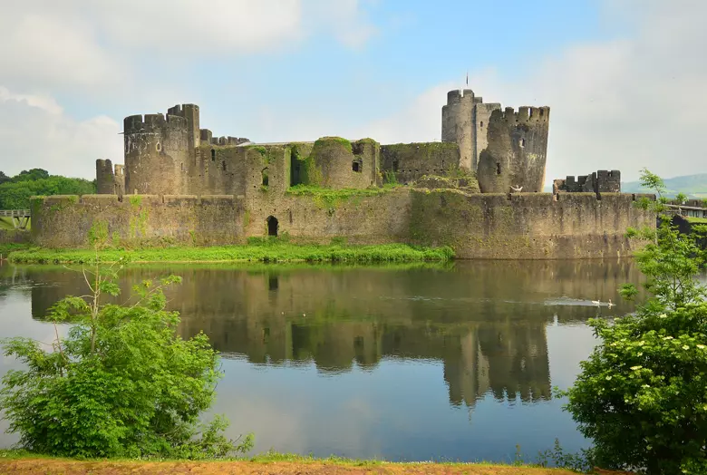 One of the castle's tower has a steeper angle than that of the Pisa Tower in Italy
