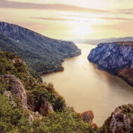 from where the Kazán gorge and the Danube Valley bay also open up to us with a magnificent panorama.