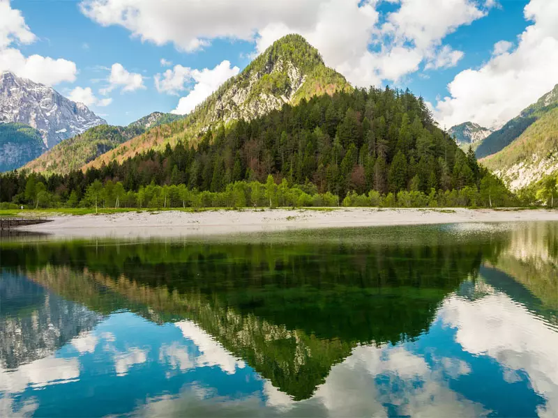 Lake Jasna lies only 1.5 km from Kranjska Gora, along the road leading to Vršič.