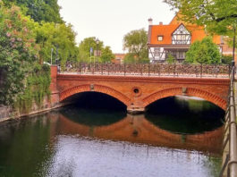 Bridge of love is a a small Medieval canal bridge in Gdansk ,the capital and largest city of the Pomeranian Voivodeship , Poland.
