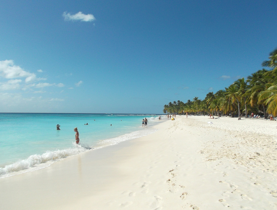 Playa Los Griegos is a beach on Saona , an island off the southeastern tip of the Dominican Republic.