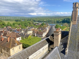 La Roche-Guyon is a village located in the Val-d'Oise department in the Île-de-France region, in northern France