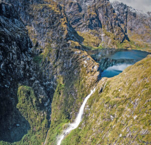Sutherland Falls is a waterfall near Milford Sound (Fiordland) in southern New Zealand.