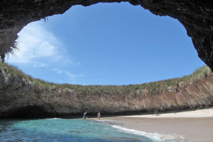 By Christian Frausto Bernal from Tepic, Nayarit, MEXICO - Parque Nacional Islas Marietas, CC BY-SA 2.0, https://commons.wikimedia.org/w/index.php?curid=50526391