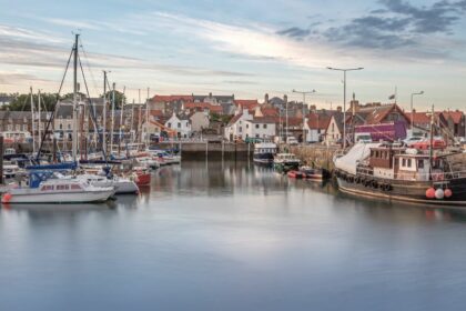 Anstruther is a small coastal resort village in the county of Fife, Scotland , United Kingdom.