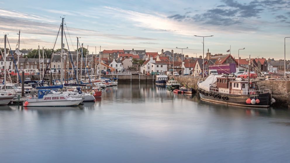 Anstruther is a small coastal resort village in the county of Fife, Scotland , United Kingdom.