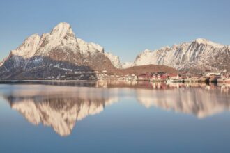 The Lofoten Islands is an archipelago belonging to Norway. They are located in the Norwegian Sea, off the coast of Bodø and north of the Arctic Circle.