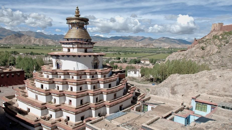 Gyantse is a village in Gyantse County, Shigatse Prefecture, on south of the Tibet Autonomous Region of the People's Republic of China.