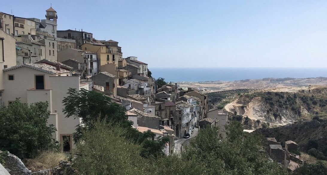 Badolato is a medieval village in the province of Catanzaro in the Calabria , a region in Southern Italy.