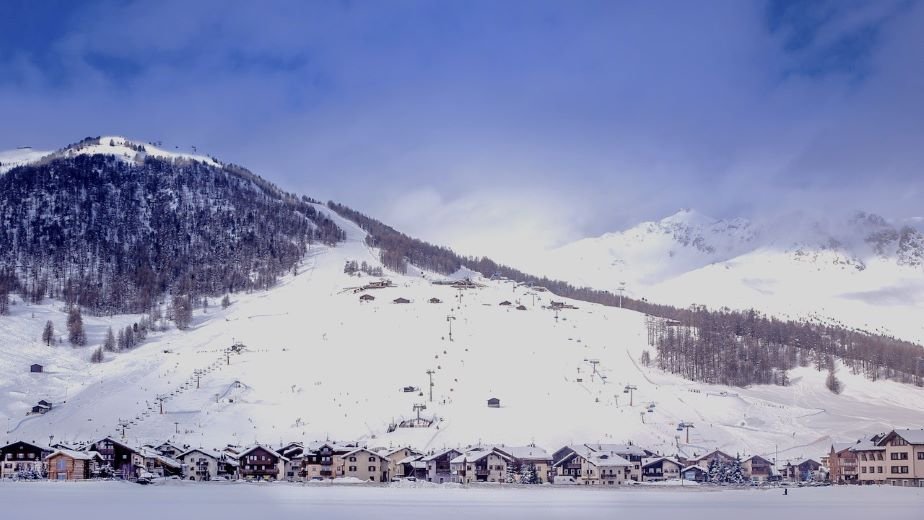 Livigno is a commune in the upper Valtellina valley located at around 1,800 m above sea level, at the foot of the Livigno range.in the province of Sondrio, in the region of Lombardy, Italy.