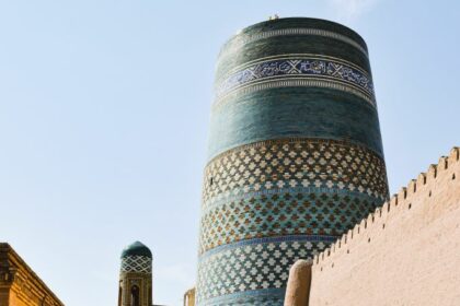 The Kalta Minor Minaret is a memorial minaret in the Old City district, better known as Ichan Qalʼа in the town of Khiva in Uzbekistan.