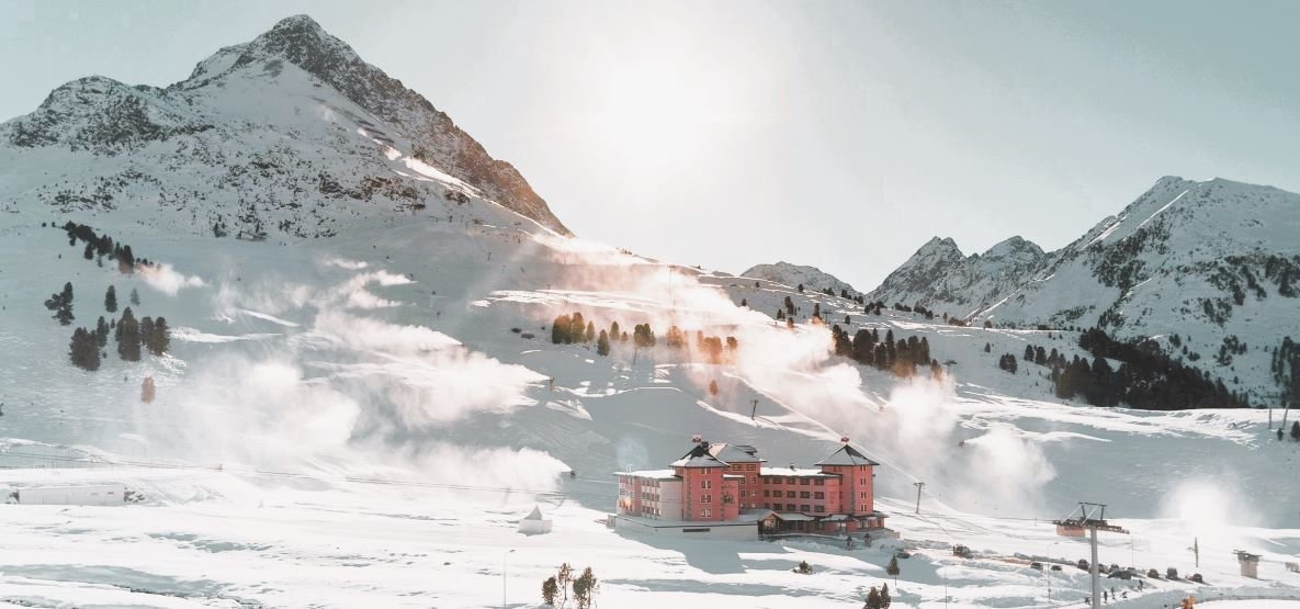 Kühtai is a winter sport village - family ski resort , It belongs to the municipality of Silz, district of Imst, Austrian state of Tyrol.