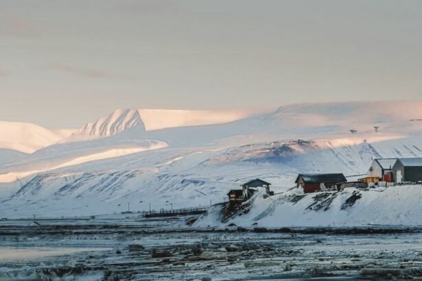 Longyearbyen is the northernmost city in the world and capital of the region of Svalbard archipelago , in Norway.