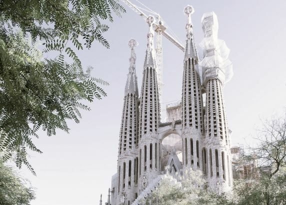The iconic Sagrada Familia offers stunning photo opportunitiesand concidered one of the the Most Instagrammable Places in Barcelona.