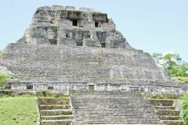 Xunantunich is an archaeological site built by the Mayan civilization which is located in the Cayo district, in Belize.