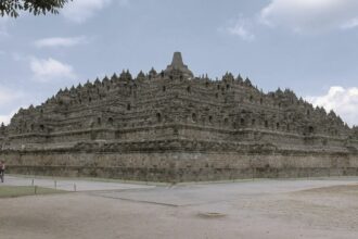Borobudur is a Buddhist temple complex in Magelang, around 25 kilometers northwest of Yogyakarta on the island of Java in Indonesia.