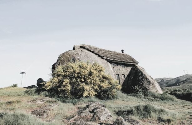 Casa Do Penedo is a stone house located between the city of Fafe and the village of Cabeceiras de Basto, in northern Portugal.