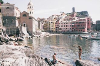 Cinque Terre is an approximately 18 kilometres long, strip of the Italian Riviera , northwest of La Spezia in the Liguria region.