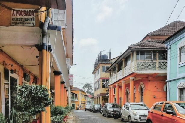 Fontainhas is a Portuguese heritage colonial quarter in the city of Panjim , the capital of the Indian state of Goa.
