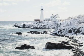 Portland Head Light is a historic lighthouse in Cape Elizabeth, Maine,a town in Cumberland County, Maine, United States.