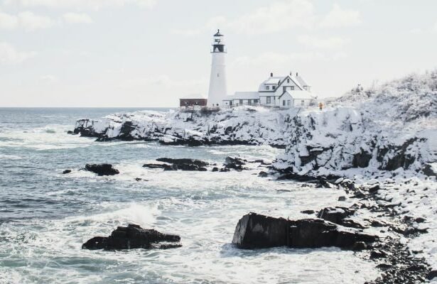 Portland Head Light is a historic lighthouse in Cape Elizabeth, Maine,a town in Cumberland County, Maine, United States.