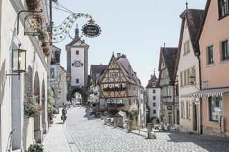 Plönlein, also known as the “Little Square”, is a famous picturesque site located in the charming medieval town of Rothenburg ob der Tauber in Bavaria, Germany.