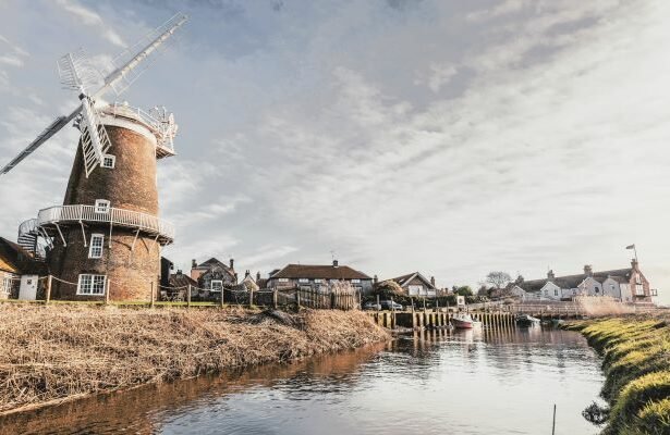 Cley next the Sea is a village in the county of Norfolk,district of North Norfolk in eastern England , United Kingdom.