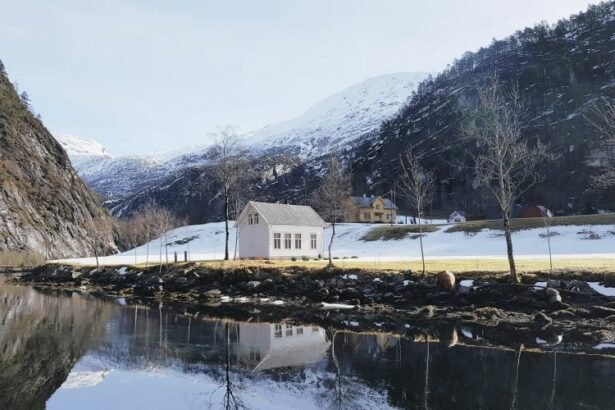 Mostraumen Channel is part of the Mofjorden , a fjord in Modalen municipality in Vestland , in Western Norway.