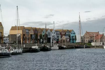 Stavoren is a small town on the coast of the IJsselmeer , in the province of Friesland, Netherlands.