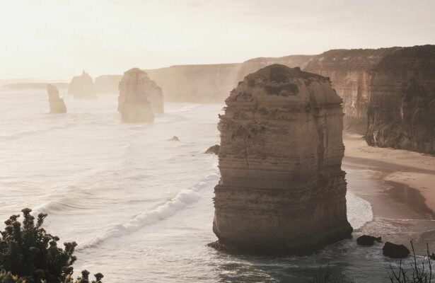 The Twelve Apostles are a group of limestone rocks off the shore of Port Campbell National Park,in the Australian state of Victoria.