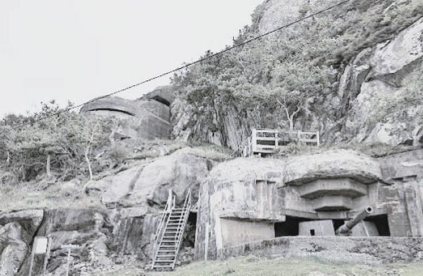 Varnes fort , is a former German coastal battery in Farsund municipality in Agder , a county and traditional region in the southern part of Norway.